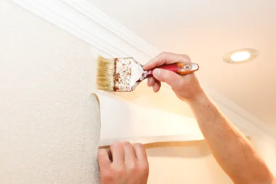 Pose de papier peint à Bonifacio — revêtements muraux et toiles de verre